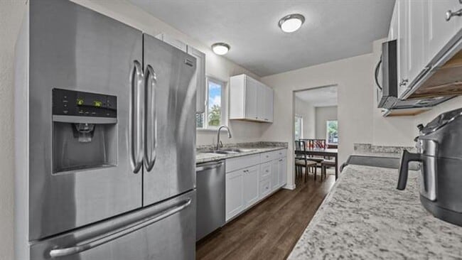 Foto del edificio - 334 Belford Ave