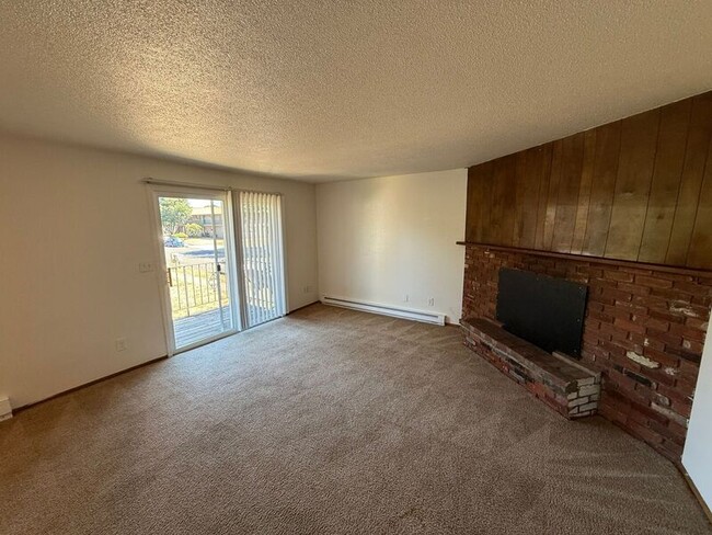 Building Photo - 3779 Iberis St NE