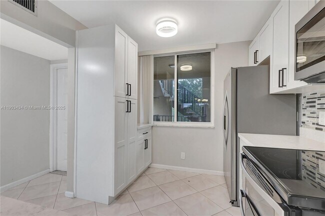 Foto del edificio - 8592 W Sunrise Blvd