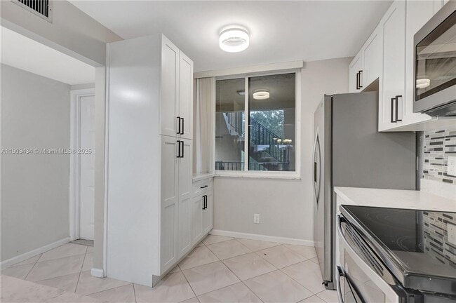 Building Photo - 8592 W Sunrise Blvd