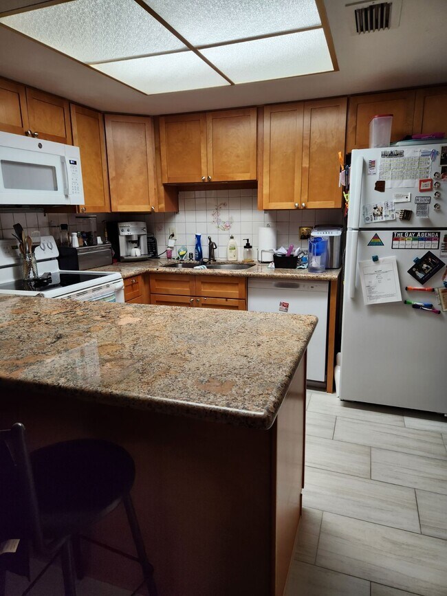 Foto del edificio - 905 S Lola Ln