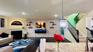 Building Photo - 3220 Yeager Dr