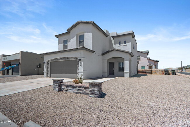 Building Photo - 804 Blingwood