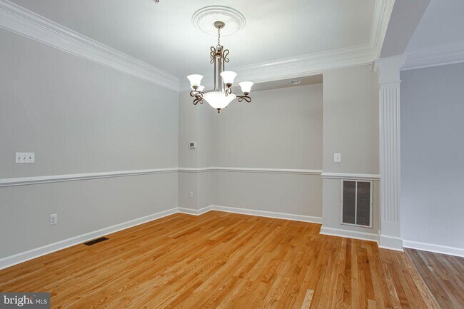 Building Photo - 284 Murtha St
