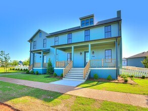 Building Photo - 29612 Memory Ln