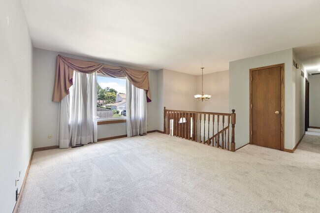 Foto del edificio - 5S710 Steeple Run Dr