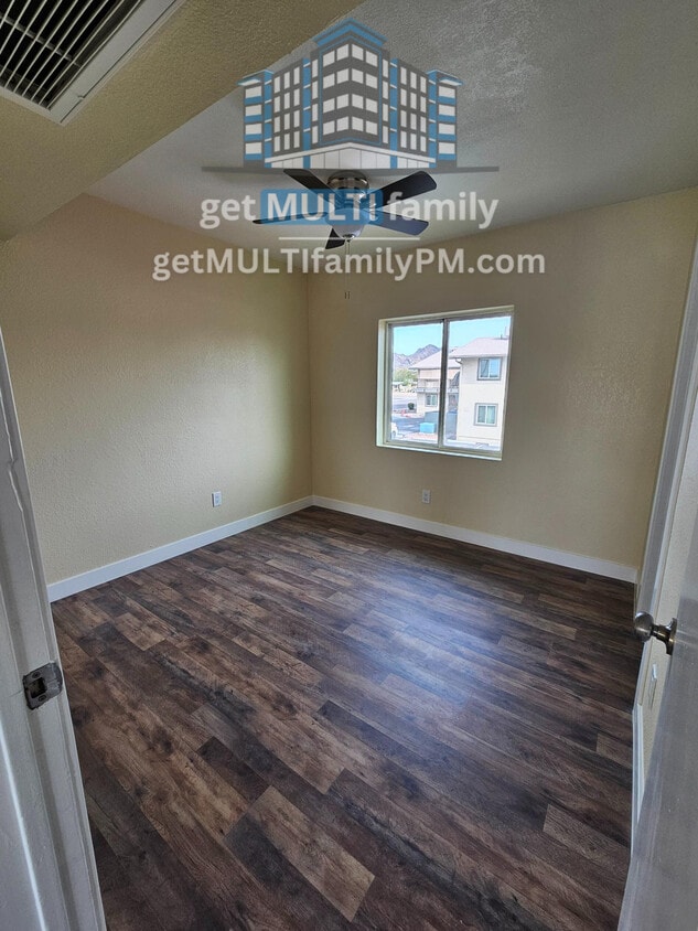 Building Photo - Protected Tranquility: Gated 2 Bedroom, 1 ...