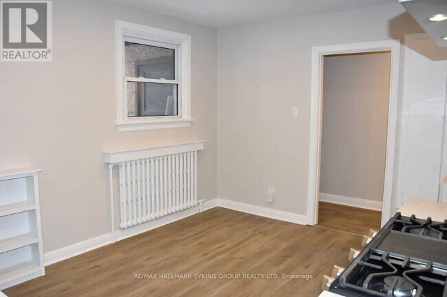 Photo du bâtiment - 131 Hawthorne Ave