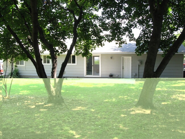 Building Photo - 20851 Sequoia Pl