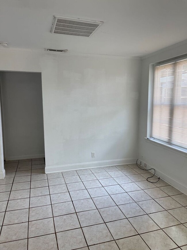 Building Photo - 401 Waccamaw Ave