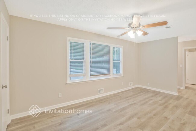 Foto del edificio - 590 Kenridge Cir