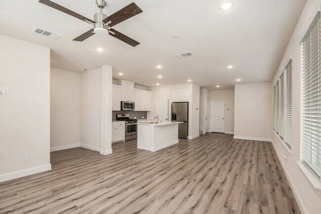 Foto del edificio - 4525 Bishop St