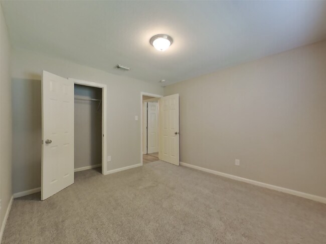 Building Photo - 17506 Sundrop Ln