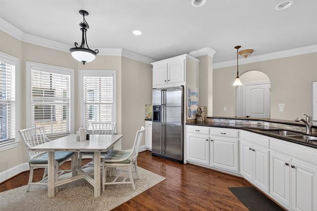 Foto del edificio - 5801 Hillcrest Ave