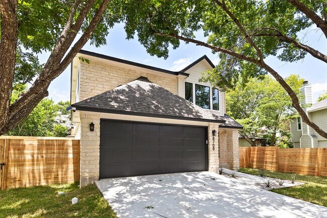 Foto del edificio - 8708 Cretys Cove