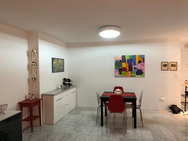 Foto del edificio - 60 Longwood Ave