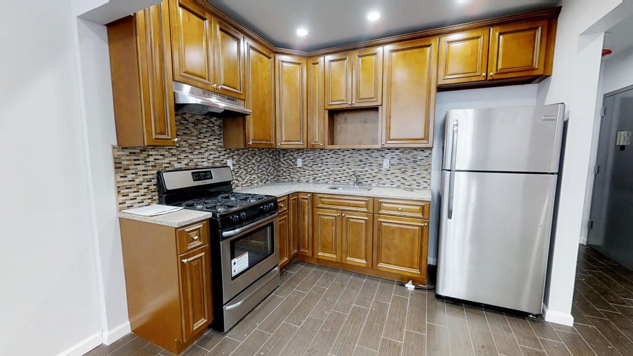 Primary Photo - 615 St Johns Pl