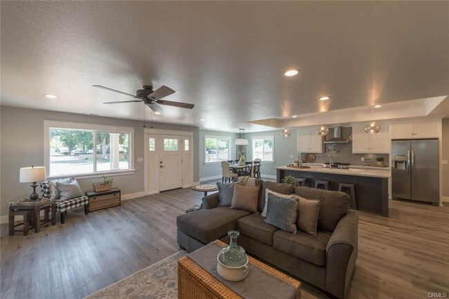 Building Photo - 2403 Mariposa Ave