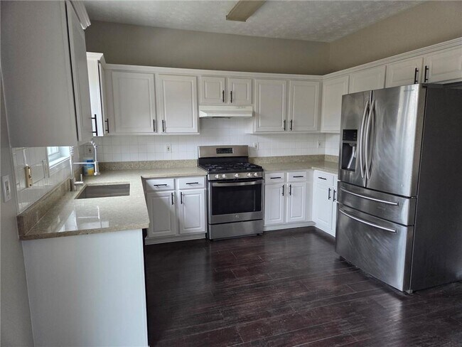 Foto del edificio - 590 Clairidge Ln SW