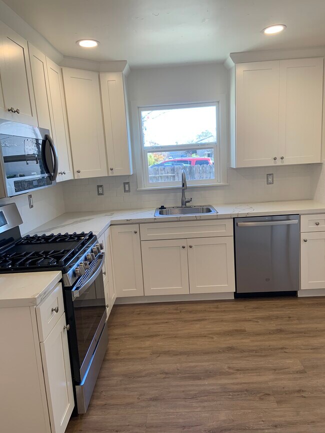 Kitchen - 3208 9th St