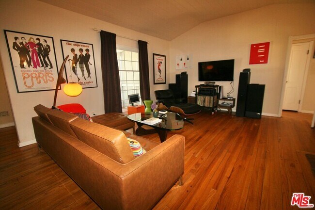Foto del edificio - 10317 Lauriston Ave