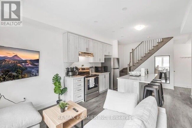 Photo du bâtiment - 6 Sayers Ln