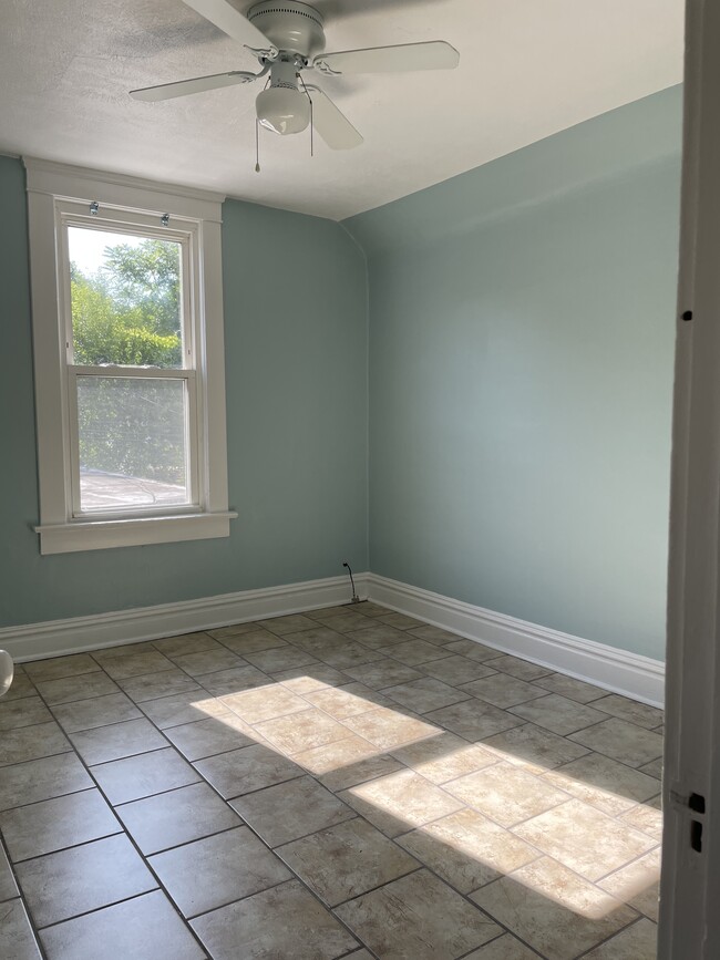 Light blue bedroom - 884 N Main St