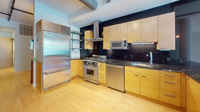 Building Photo - Stunning 1,300 Square Foot Two Bedroom W/ ...