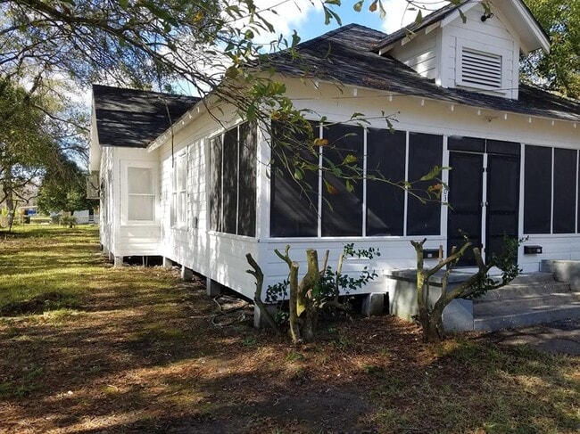 Building Photo - 805 14th St