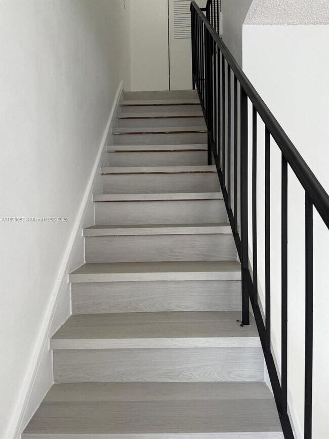Foto del edificio - 1255 W 53rd St