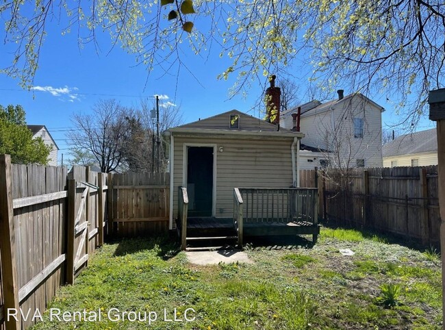 Building Photo - 2 br, 1 bath House - 2405 Marion Mashore St