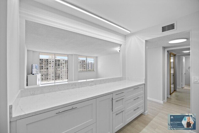 Building Photo - 2801 NE 183rd St