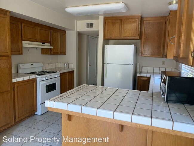Building Photo - 3 br, 2.5 bath House - 114 Republic Way