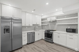 Building Photo - 1814 Ingleside Terrace NW