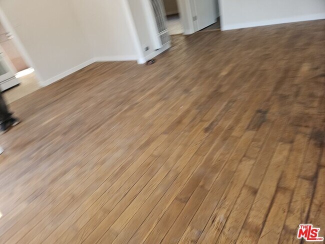 Building Photo - 263 E 84th Pl