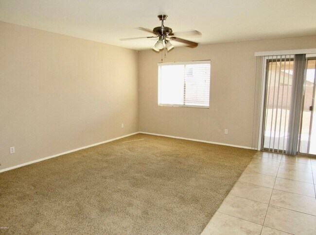 Foto del edificio - 4 Bedroom/ 3 Bath Home In Goodyear, Huge B...