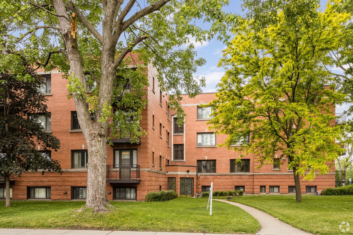 Primary Photo - 7 Av Roosevelt Ave