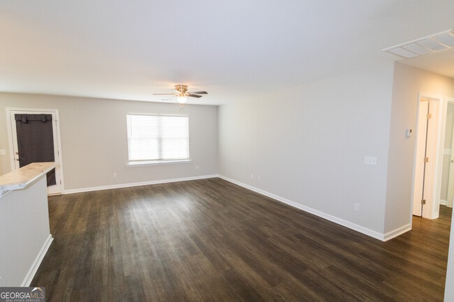 Building Photo - 208 Evans Ter