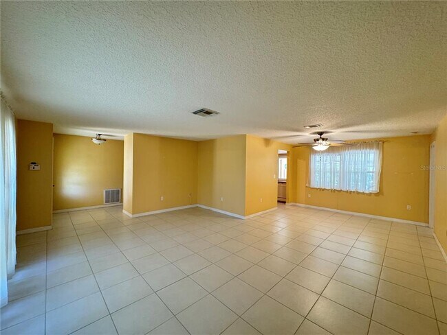 Building Photo - 1330 Sunset Ct