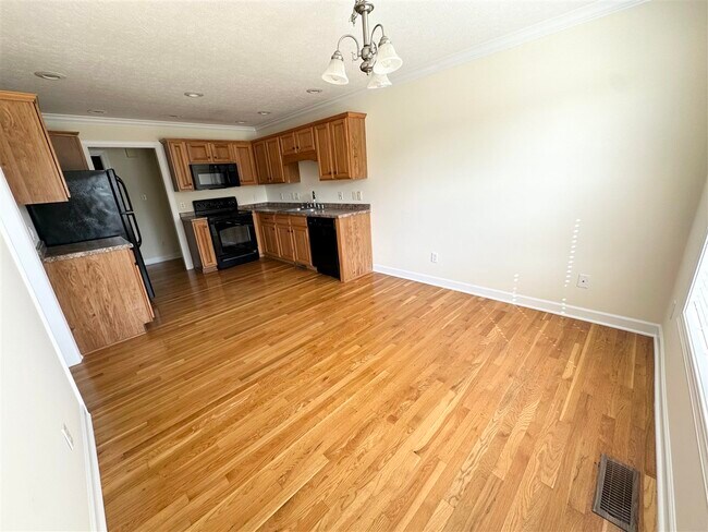 Foto del edificio - 3734 Woodbridge Ln