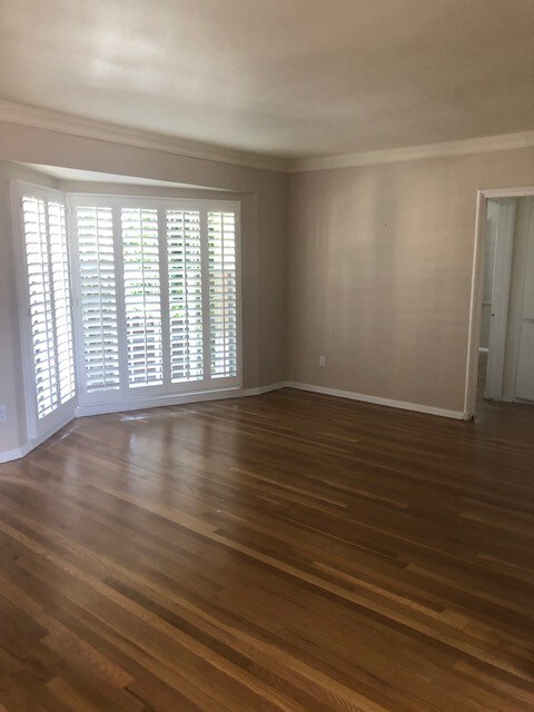 Foto principal - 1223 S Dunsmuir Ave