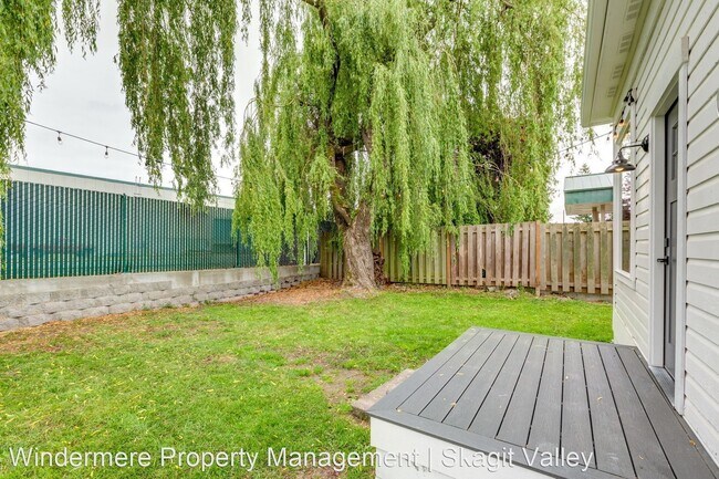 Building Photo - 2 br, 1 bath House - 301 Shadow Drive