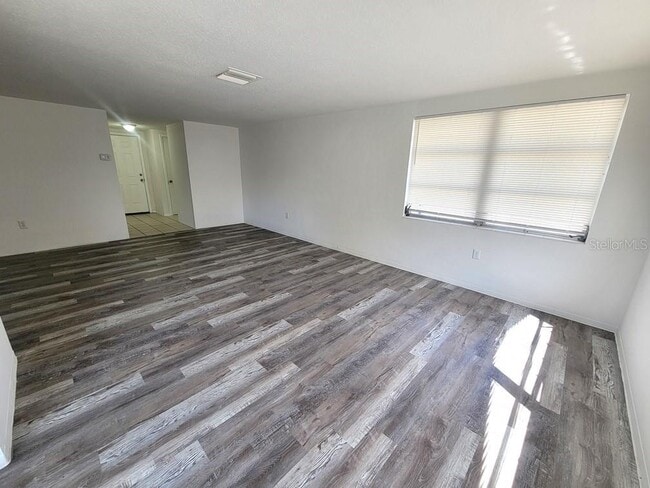 Foto del edificio - 7920 Pineapple Ln