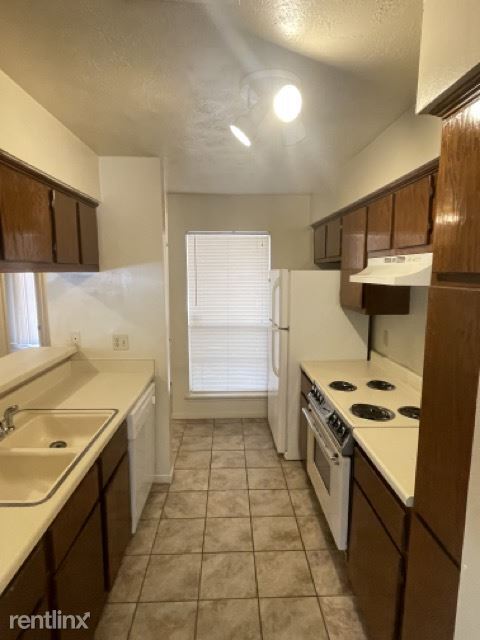 Foto del edificio - 1 br, 1.5 bath Duplex - 2529 Cypress Dr 2531