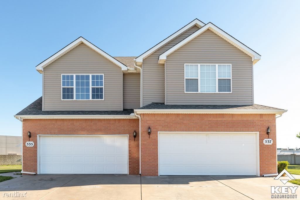 Primary Photo - 3 br, 2.5 bath Townhome - 529 N Bristol Ct