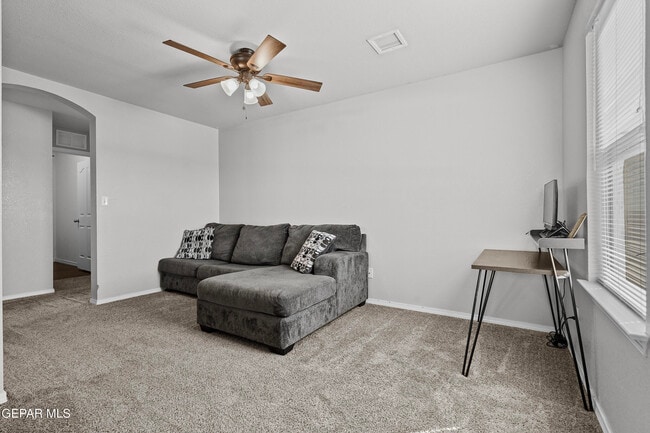 Foto del edificio - 13514 Bradford St