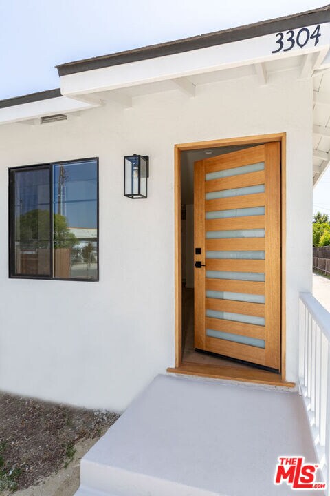 Foto del edificio - 3304 1/2 Casitas Ave