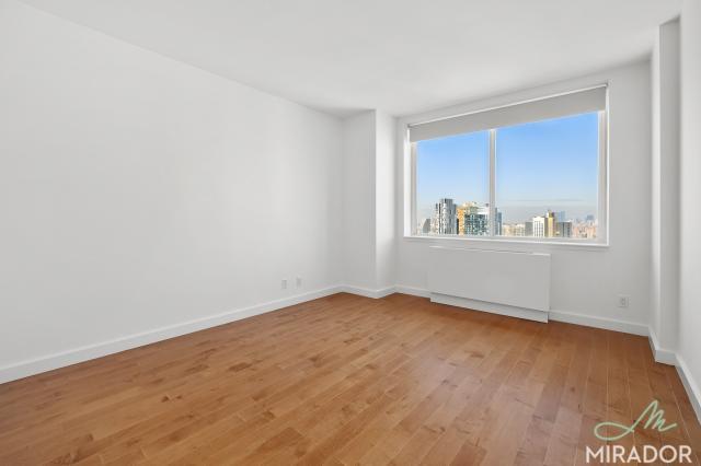 Foto del edificio - 3 bedroom in Brooklyn NY 11201