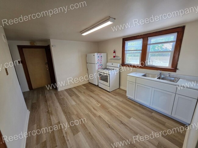 Building Photo - 3915 Catalpa St