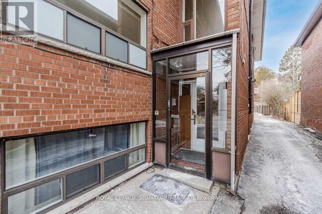 Photo du bâtiment - 42-42 Third St